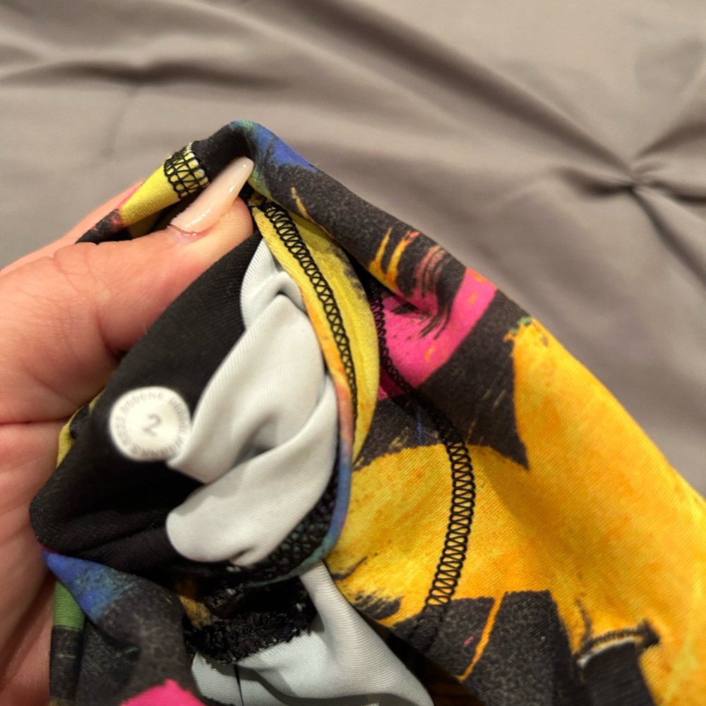 Lululemon multi color leggins